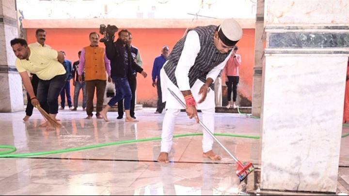 मंदिर स्वच्छता अभियान अनवरत रहेगा जारी- मंत्री श्री सारंग